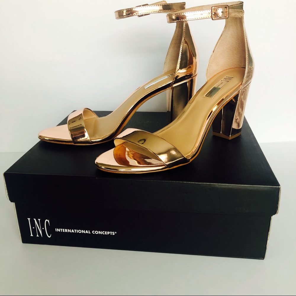 ✨HP✨INC International Concepts Rose Gold Sandal - Picture 2 of 8